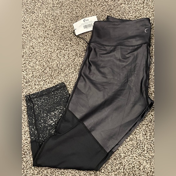 NWT Zyia Active Black Reflective Metallic Light n Tight Hi-Rise 7/8 24” Leggings - Picture 1 of 2